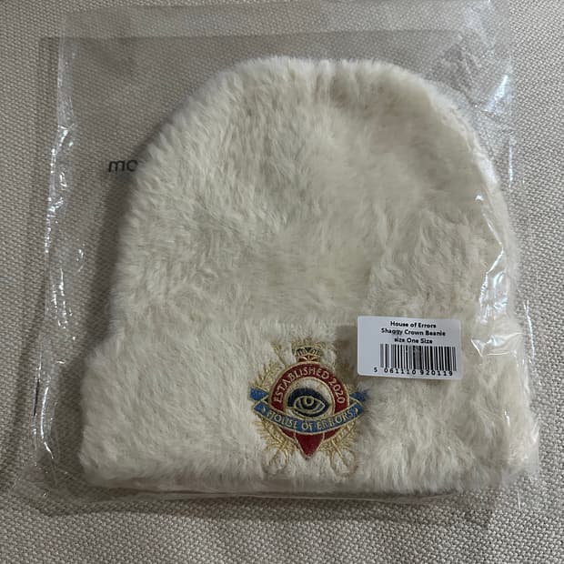 SHAGGY CROWN BEANIE IN CREAM