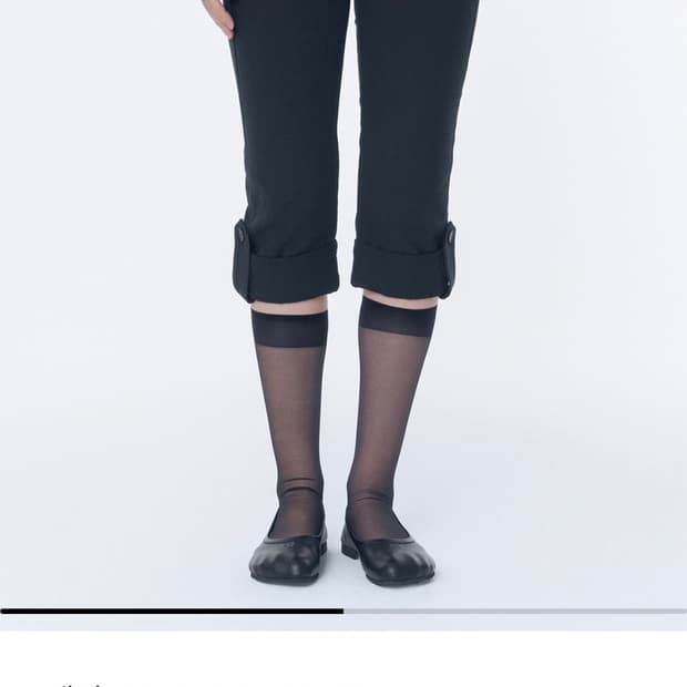 Rolled button capri pants (BLACK)