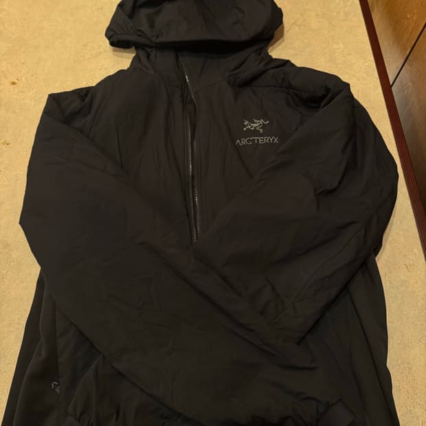 아크테릭스 아톰 후디 블랙 m