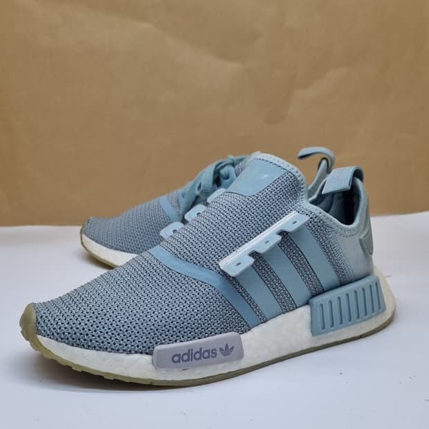 아디다스 NMD R1 여성운동화235 