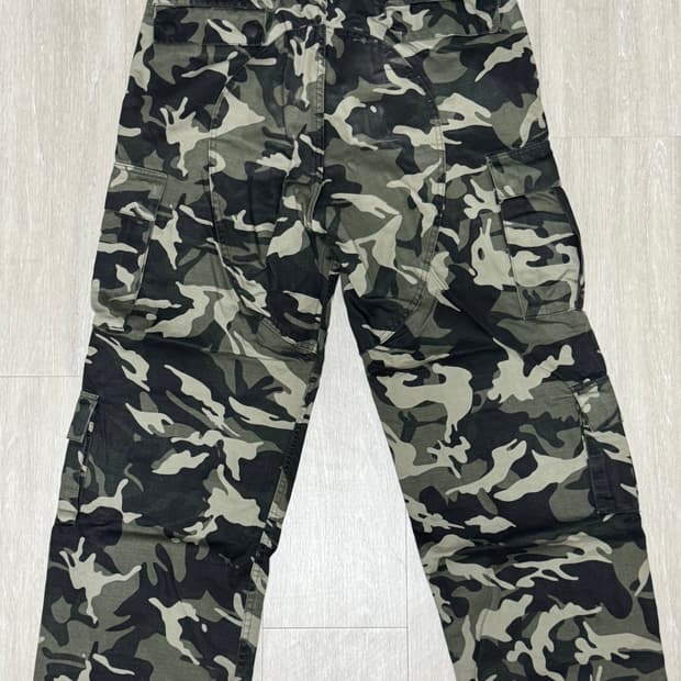 슈프림 카고팬츠 판매합니다!