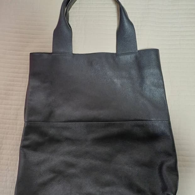 COS 소가죽 토트백