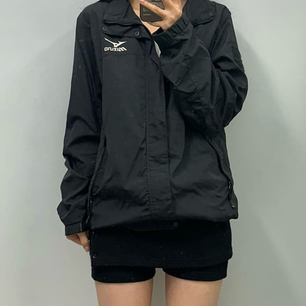 미즈노 로고 블랙 바람막이