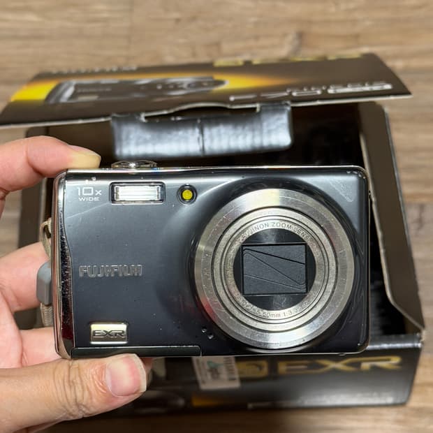 후지필름 파인픽스 f70exr