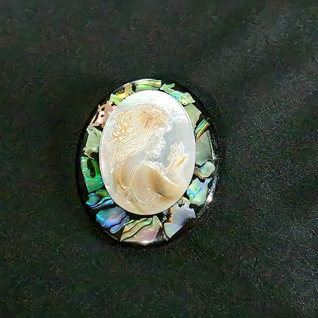 𝑀𝒶𝒾𝒹𝑒𝓃 자개 브로치