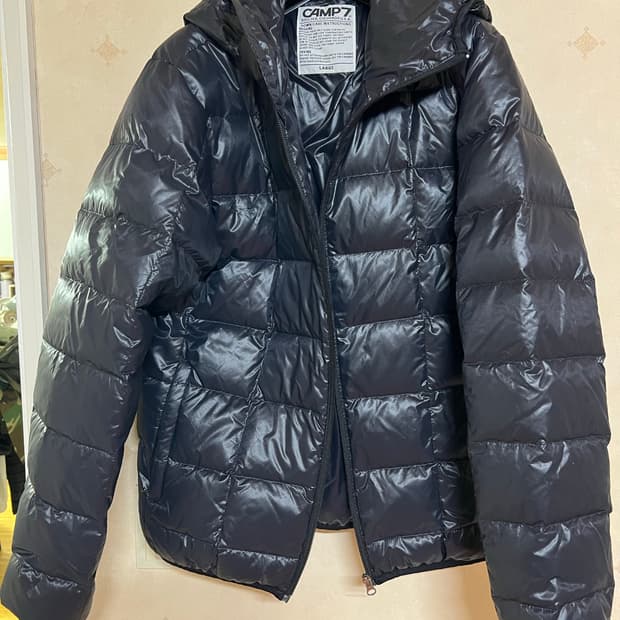 CAMP7 검정색 패딩 다운 점퍼 L사이즈입니다