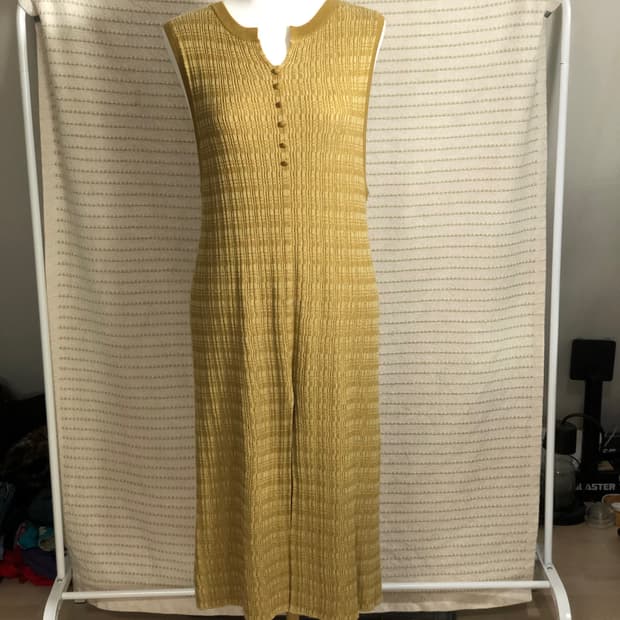 레이 빔즈 울 혼방 민소매 머스터드 니트 스웨터 롱 원피스