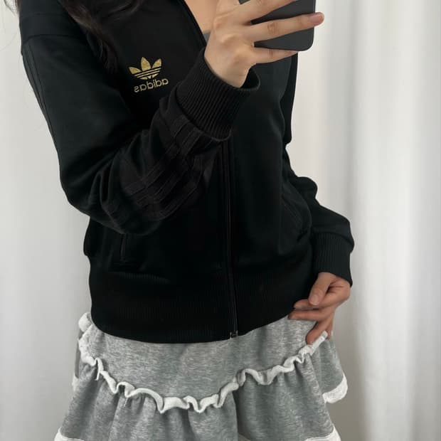 아디다스 골드로고 블랙 져지