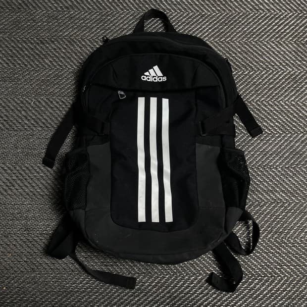 아디다스 삼선 스트라이프 디테일 백팩 블랙o 5338