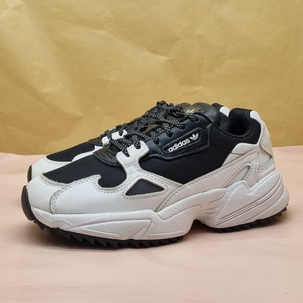 아디다스 팔콘 운동화 220