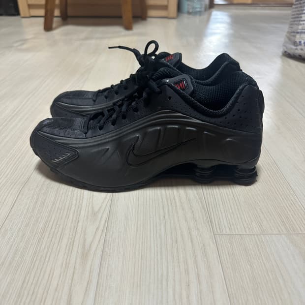 나이키 샥스 R4 블랙 285