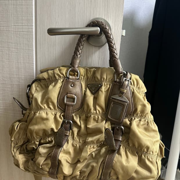 프라다 빈티지 크로스백