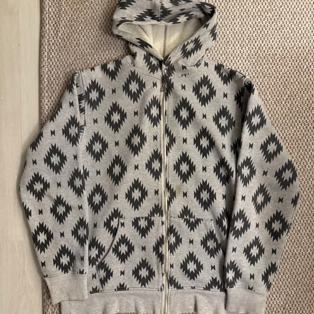 사스콰치패브릭스 Eo To To 패턴 후드집업