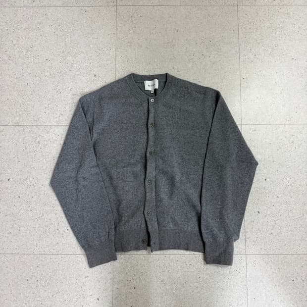 아트 이프 액츠 홀로가먼트 라운드 가디건 스틸 그레이