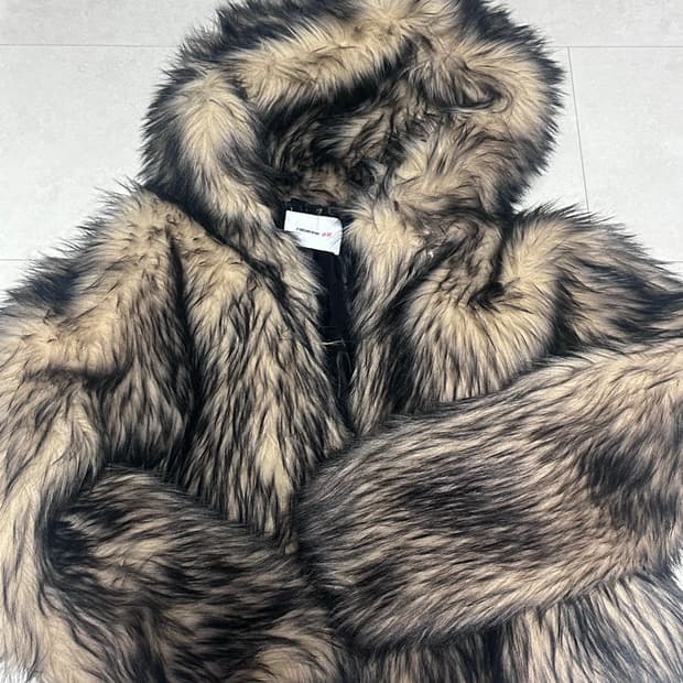 h&m rabanne 퍼자켓 M 사이즈