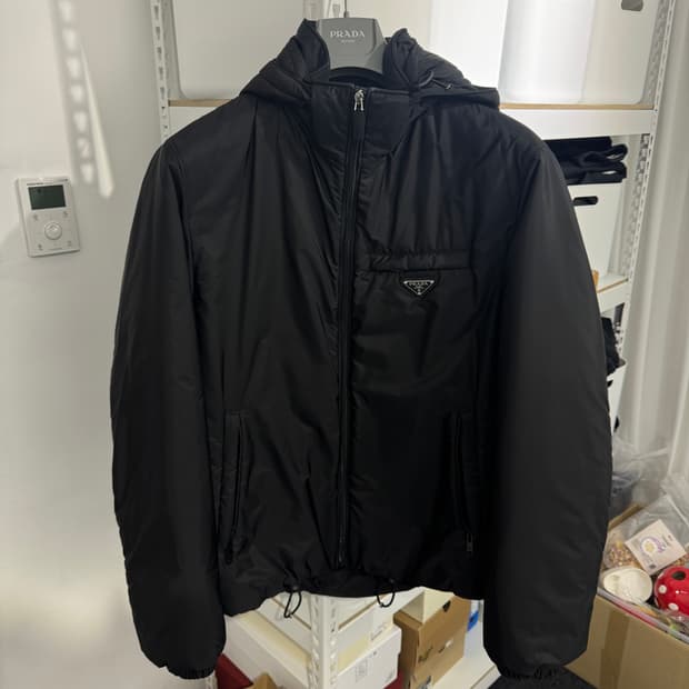 프라다 리나일론 패딩 52