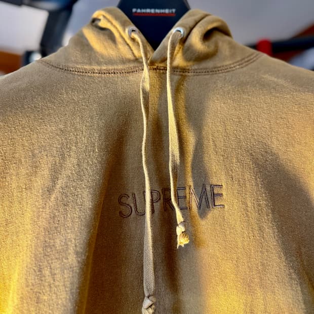 슈프림 [정품] 후드티 자수 톤온톤 로고 스웻셔츠