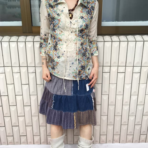 Lace up flower pattern shirt