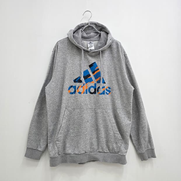 아디다스 로고 기모 후드티