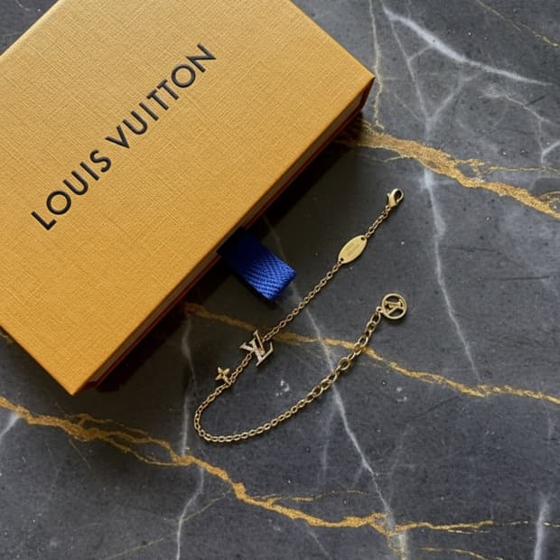 루이비통 아이코닉 팔찌 싸게 팝니당