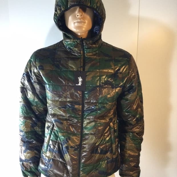 스투시 카모 리버시블 패딩