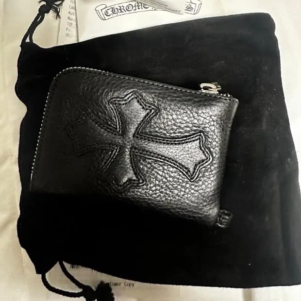 크롬하츠 타이니 가죽 패치 지갑