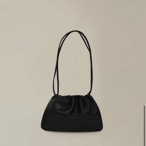 낫띵리튼 넬라 스트랩 백 블랙