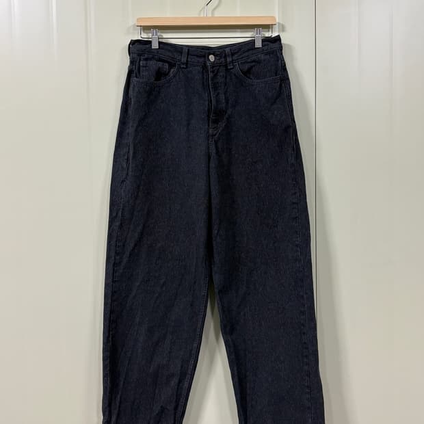 COS 블랙 데님 팬츠