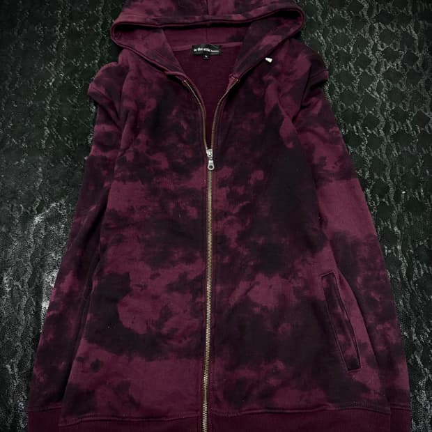 “IN THE ATTIC”00’s Burgundy Bleach Hoodi