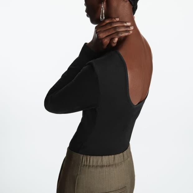 코스 롱 슬리브 스쿱넥 긴팔 티셔츠 s 판매해요