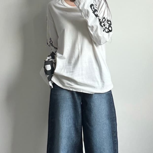 꼼데가르송 스펠아웃 화이트 롱 슬리브 긴팔티