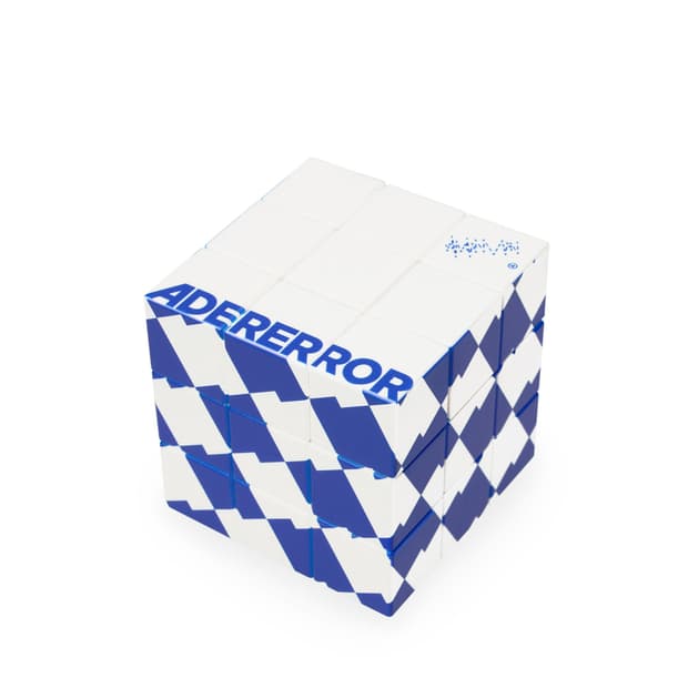 아더에러 큐브