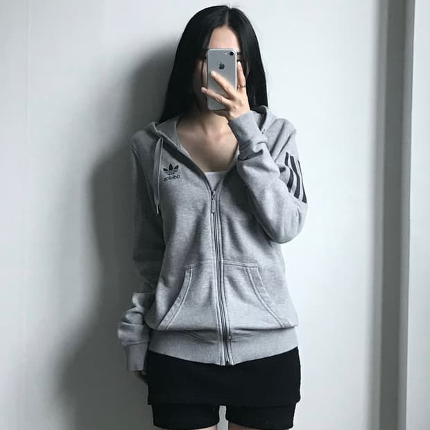 아디다스 자수로고 그레이 후드집업