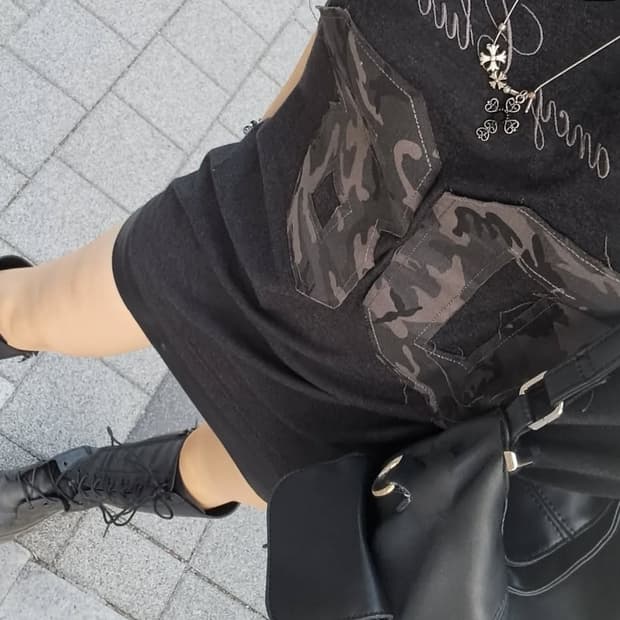 네스티팬시클럽 카모 티셔츠 스탠다드핏 갸루깔