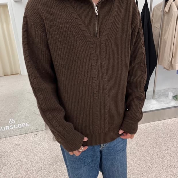 아워스코프 램스웅 케이블 하프 집업 니트