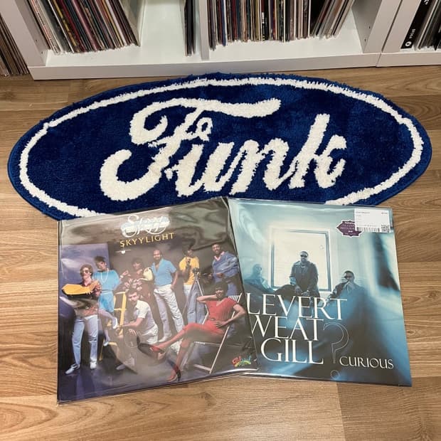 funk 로고 러그