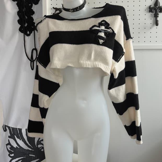• striped cross-patch cropped knitwear