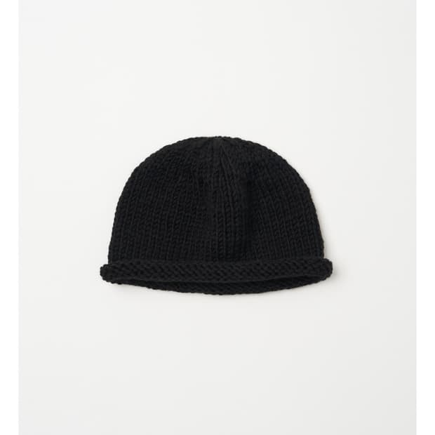 HANDMADE WOOL BEANIE IN BLACK