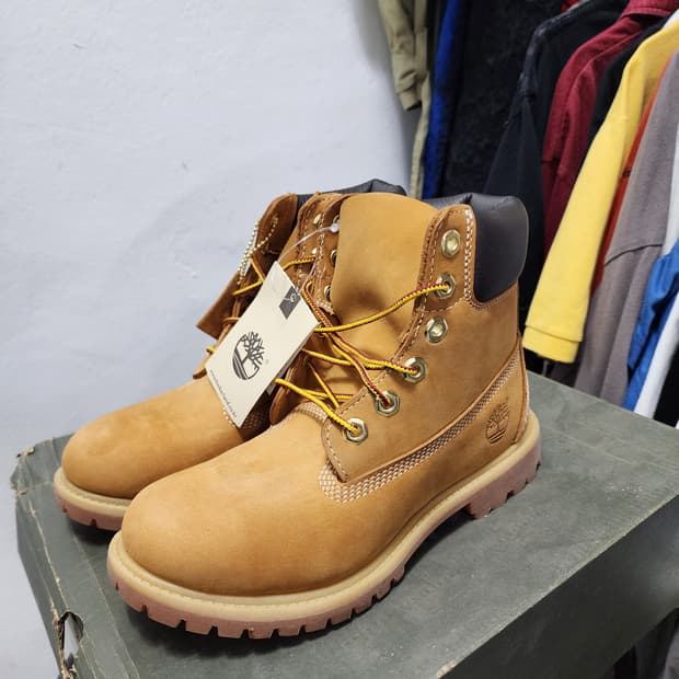 (새상품) 팀버랜드 6인치 프리미엄 옐로우 부츠