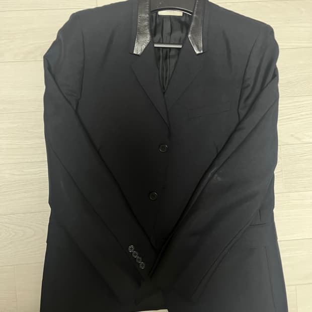 생로랑 에디슬리먼 레더 라펠 블레이저