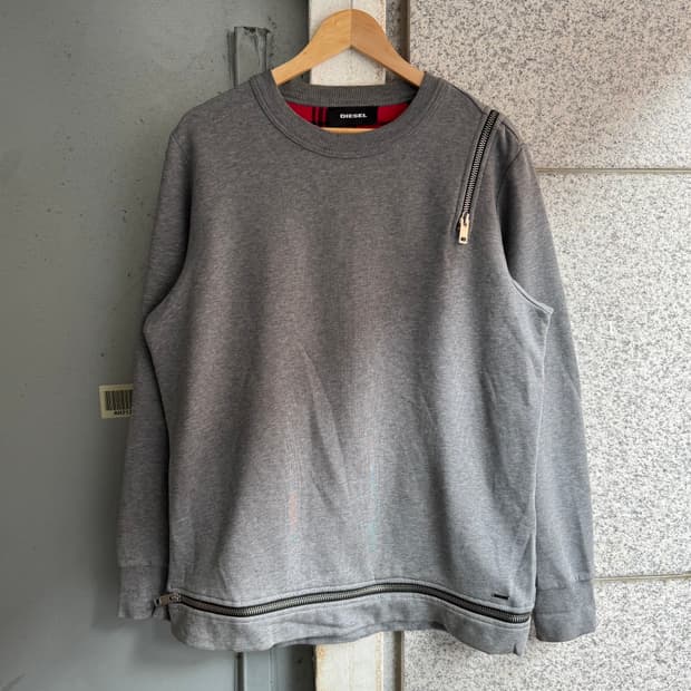 디젤 라인 지퍼 디테일 맨투맨