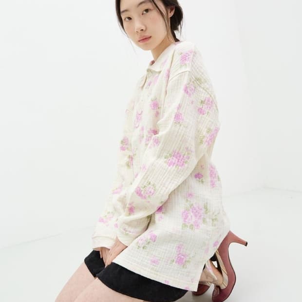 콜로신스 튤립 오버사이즈드 그랜마 로즈 셔츠