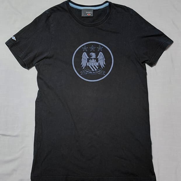 [S/무료배송] 맨체스터 시티 x 엄브로 클래식 로고 티셔츠