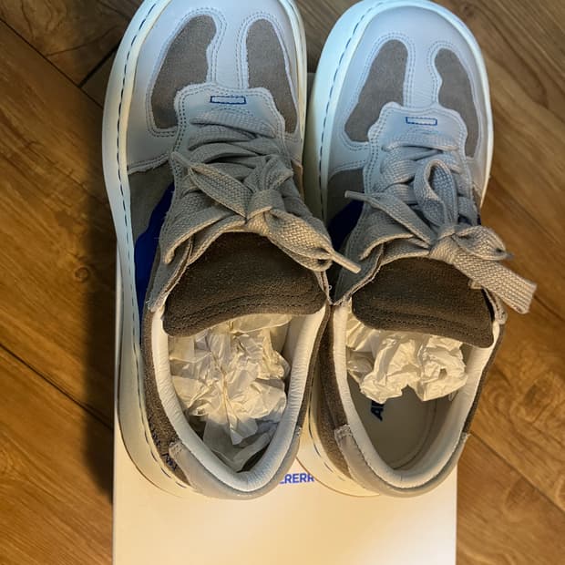 아더에러 로그 바우스 그레이