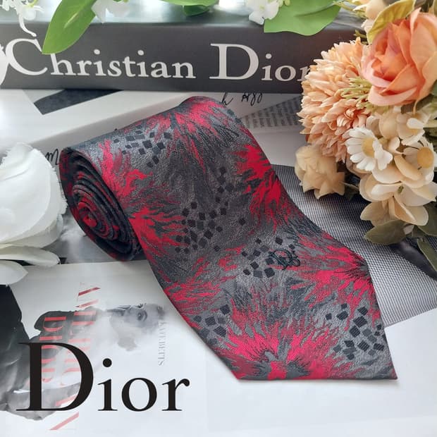 크리스찬 디올 실크 그레이&레드 패턴 넥타이 9.1cm S등급 K1687
