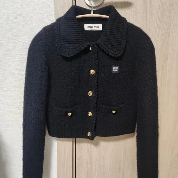 미우미우 부클 크롭 가디건