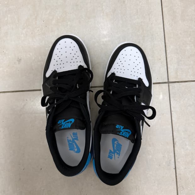 판매) 조던1 로우 OG 블랙 앤 다크 파우더블루