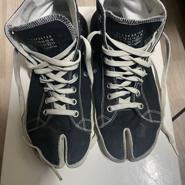 Margiela tabi