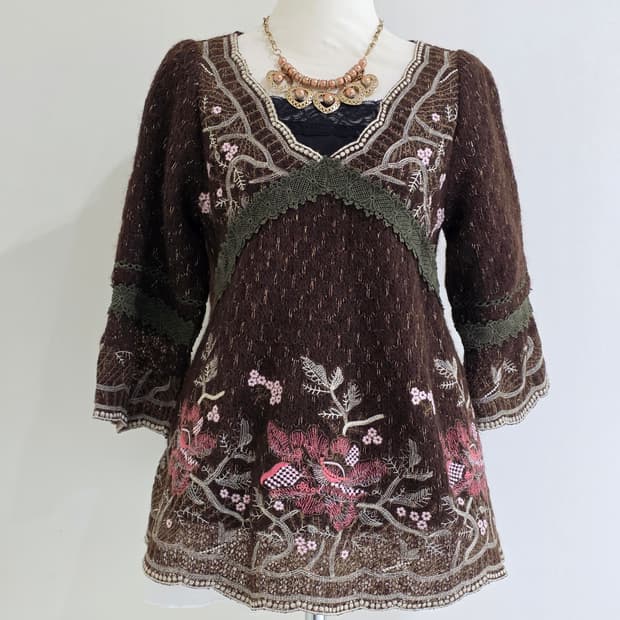 오리엔탈st 모리걸 브라운 울니트 글리터 슬리브블라우스