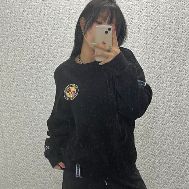 로맨틱 크라운 유니크 자수패치 스트릿 맨투맨 M C06783